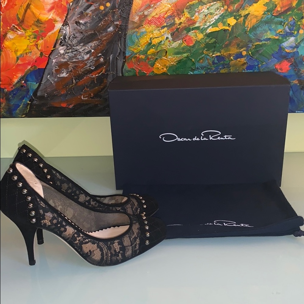 Oscar de la Renta Black Lace & Suede Pumps w/Studs - Picture 9 of 10